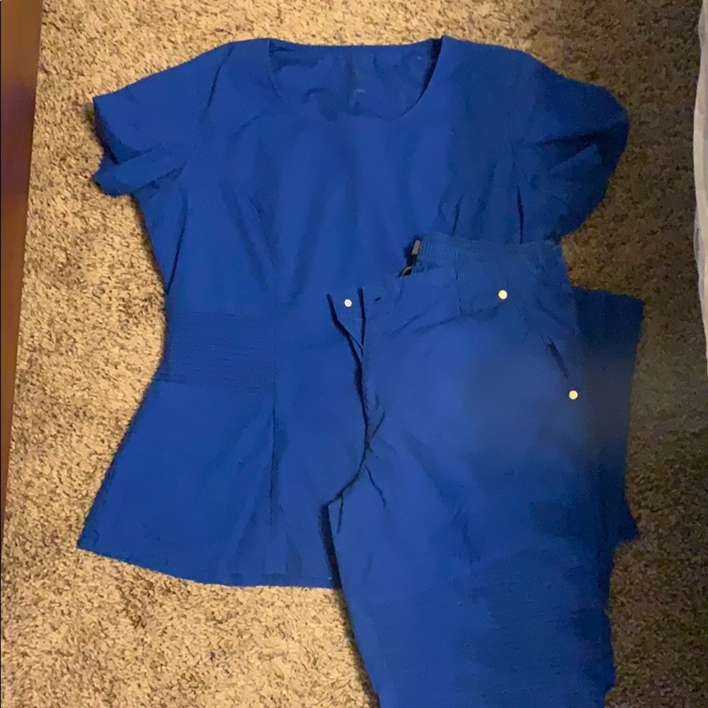 Jaanuu scrub set L top M bottoms